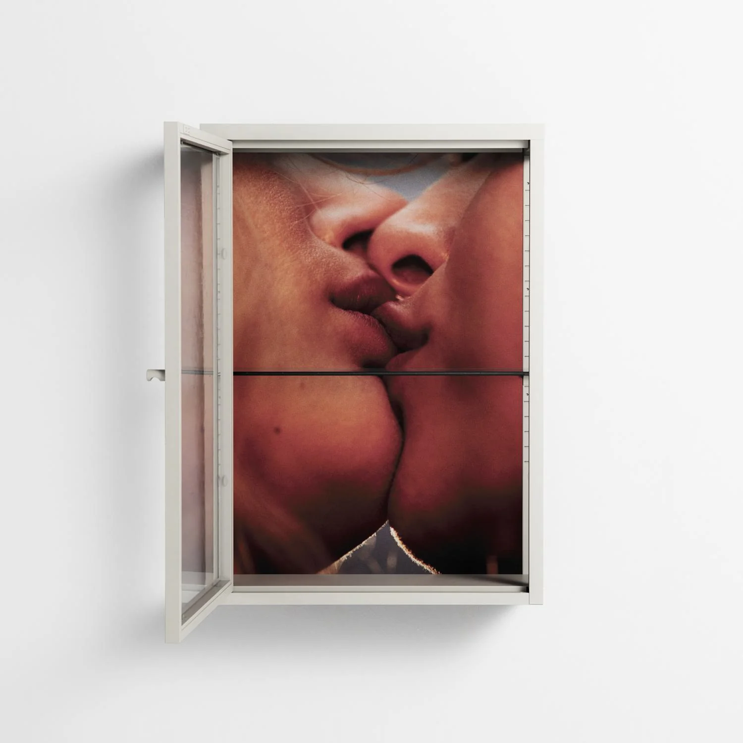 The Art Of Kissing - Wall Cabinet - Nadia Ryder - Chalk - Clear glass - Image 3