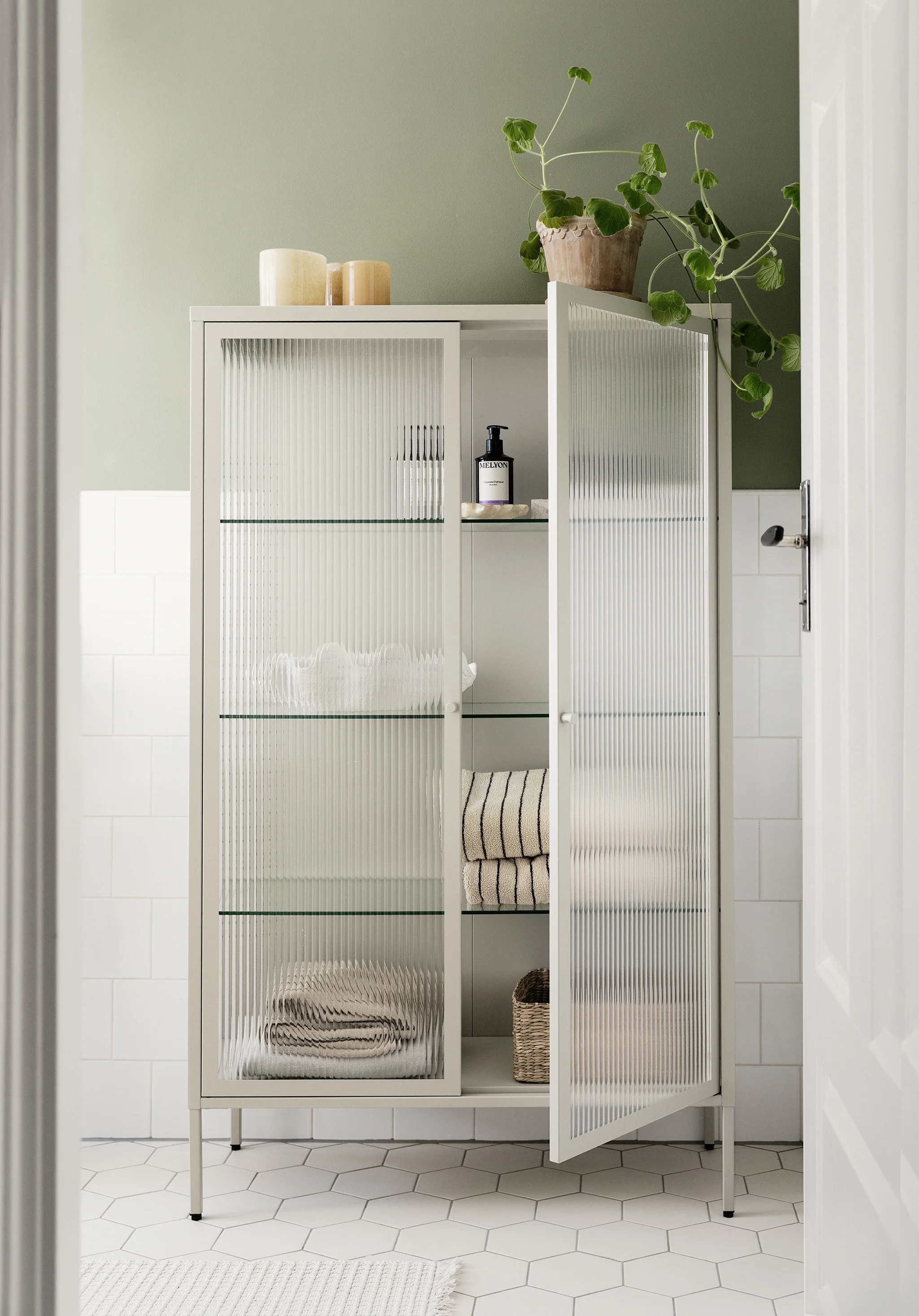 Vitrine - Cabinet - Pebble - Reeded Glass - Image 5